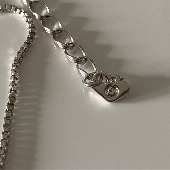 Beautiful new Swarovski Y necklace faceted pendant - Picture 5 of 5